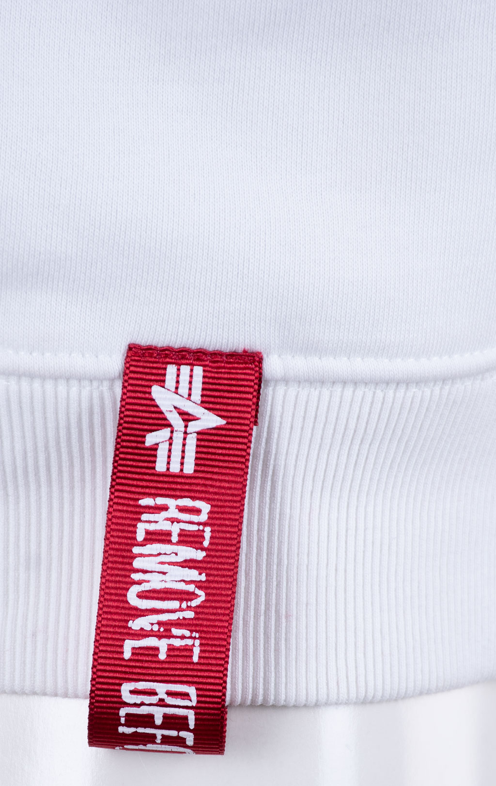 Свитшот ALPHA INDUSTRIES BASIC SWEATER white 