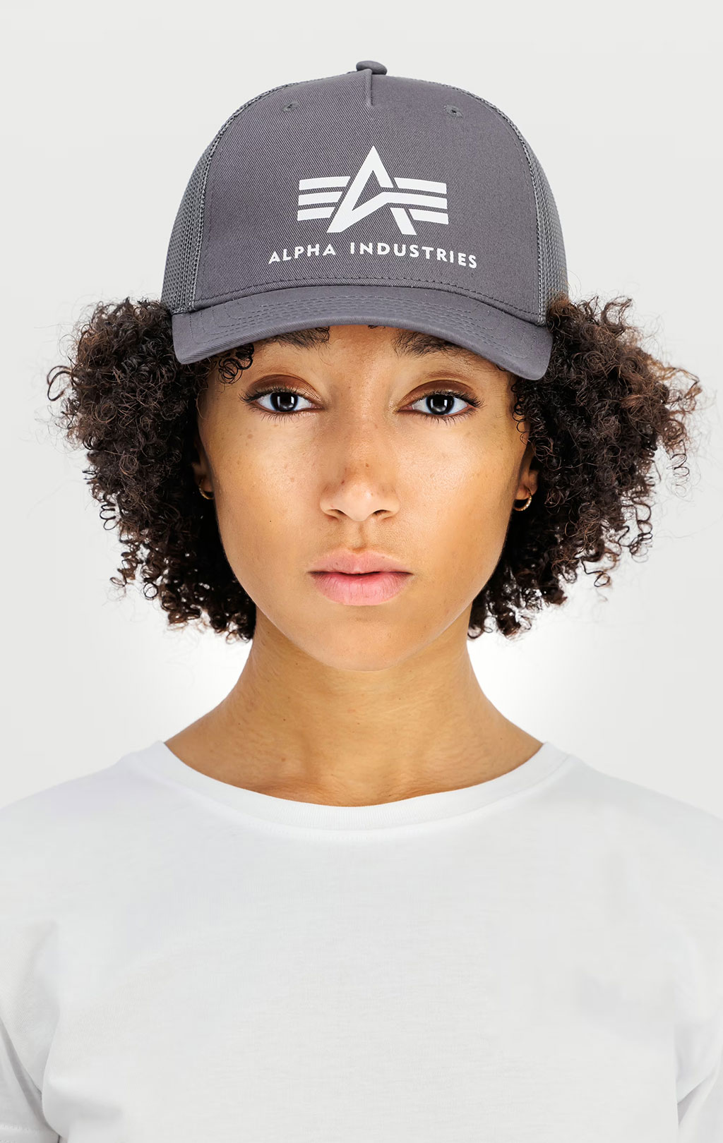 Бейсболка ALPHA INDUSTRIES BASIC TRUCKER CAP vintage grey 