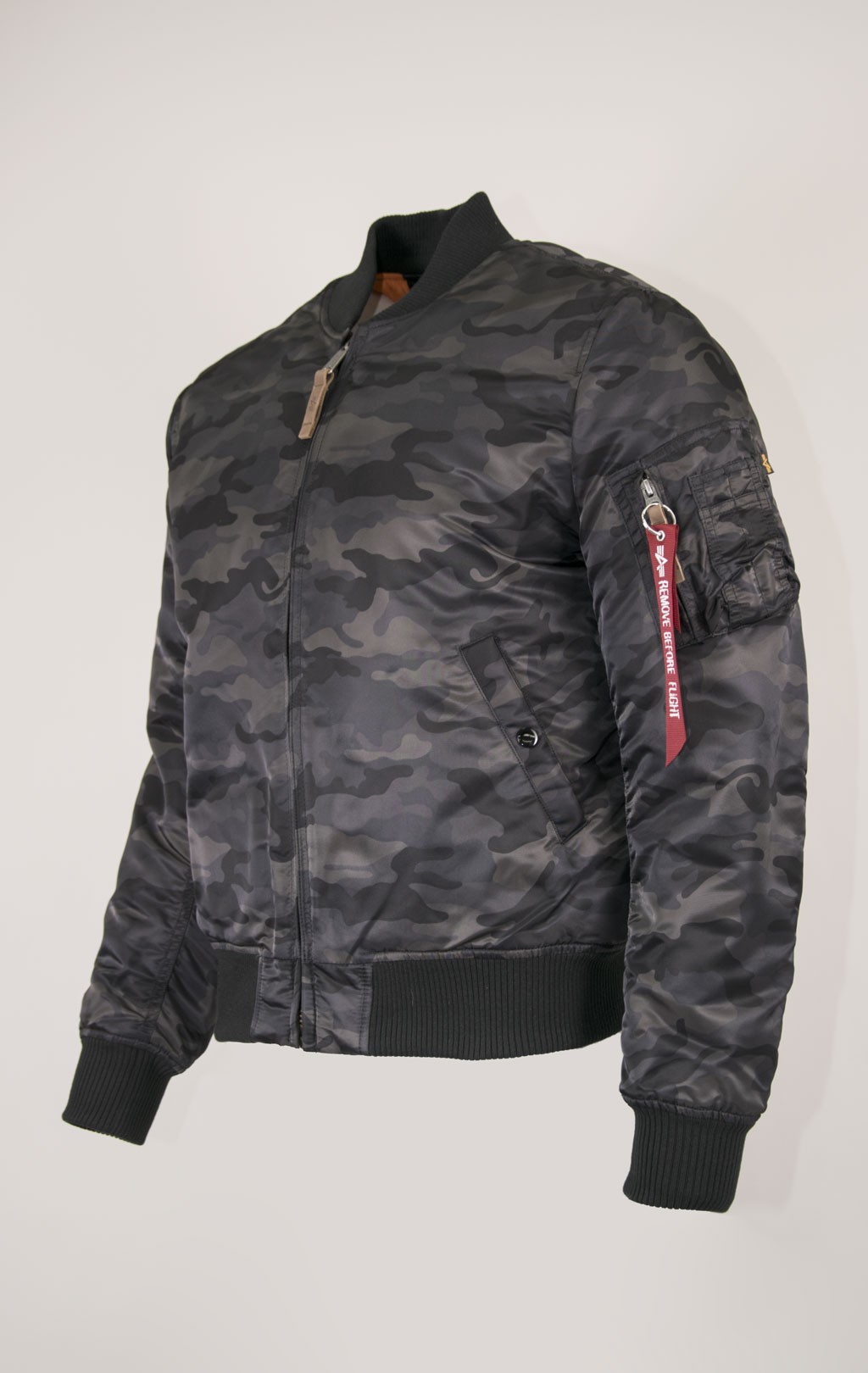 Бомбер ALPHA INDUSTRIES VF 59 MA-1 black camo 