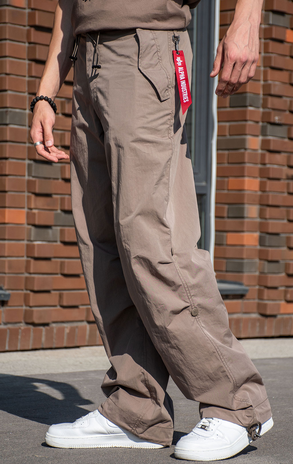 Брюки-карго парашюты ALPHA INDUSTRIES PARACHUTE PANTS FW 24/25 coyote brown 