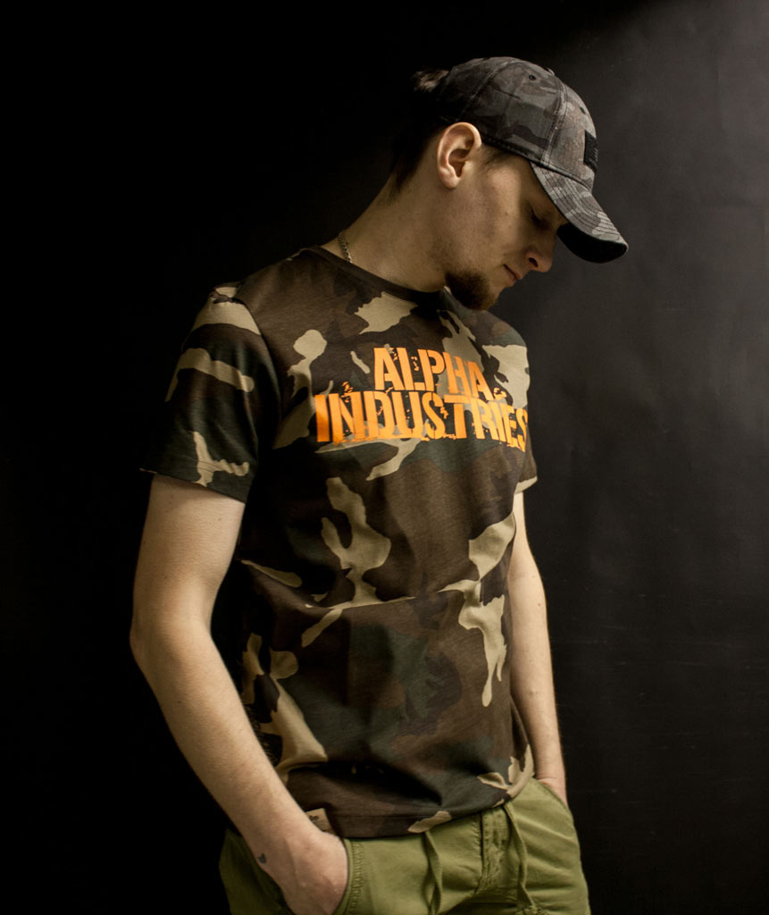 Футболка ALPHA INDUSTRIES BLURRED camo woodland 65 