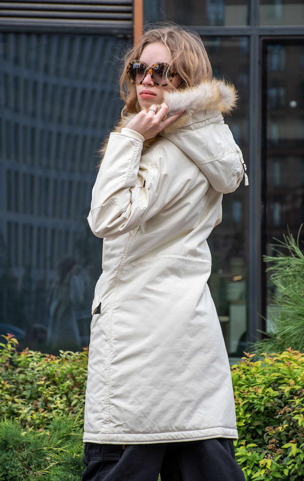 Женская аляска ALPHA INDUSTRIES ELYSE FW 22/23 m light cream 