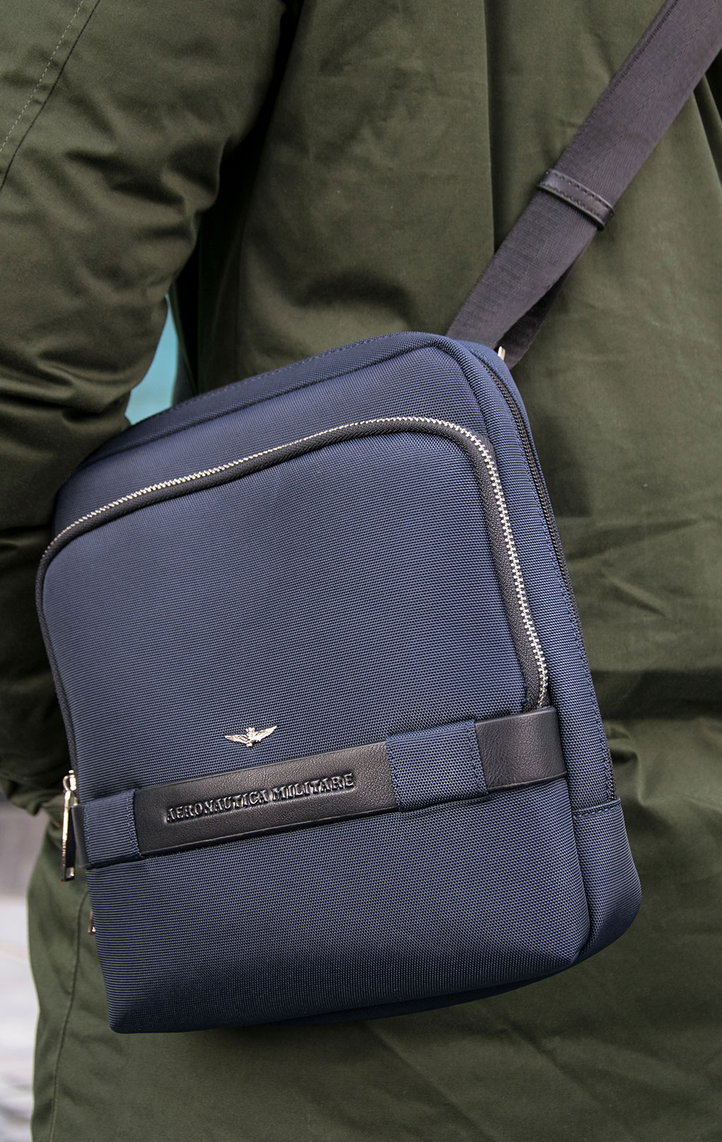 Сумка AERONAUTICA MILITARE SLING BAG FW 20/21/CN blue navy (ZBAM 321) 