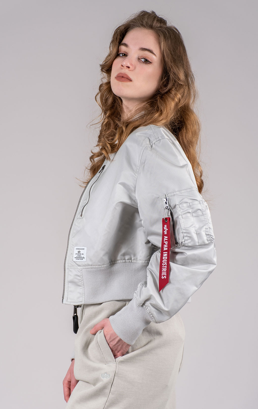 Женская ветровка ALPHA INDUSTRIES CROPPED GEN-II FLIGHT JACKET L-2B SS 25 m light gray 