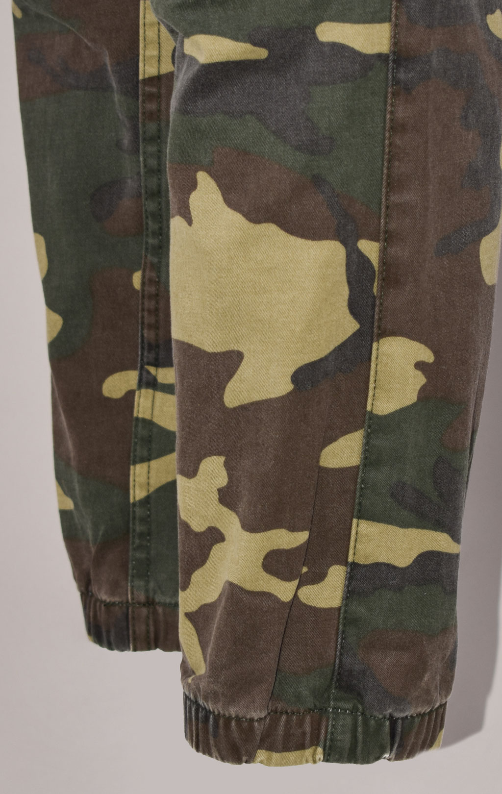 Брюки джоггеры ALPHA INDUSTRIES COTTON JOGGER camo woodland 