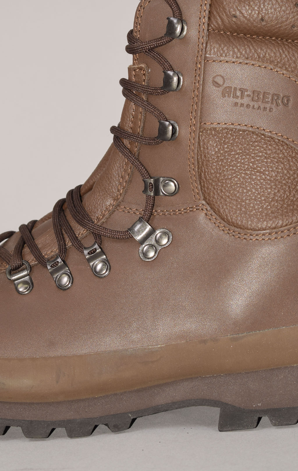 Ботинки-берцы Alt Berg DEFENDER Combat Boots brown 