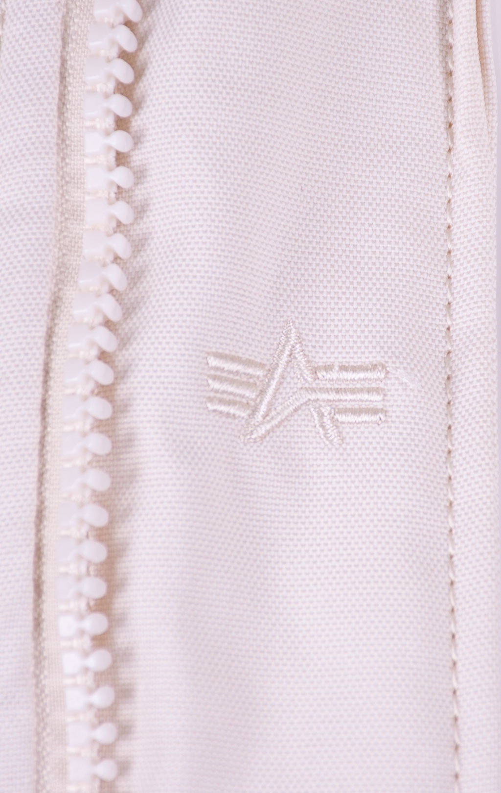 Женская аляска ALPHA INDUSTRIES EXPLORER натур. мех white off 