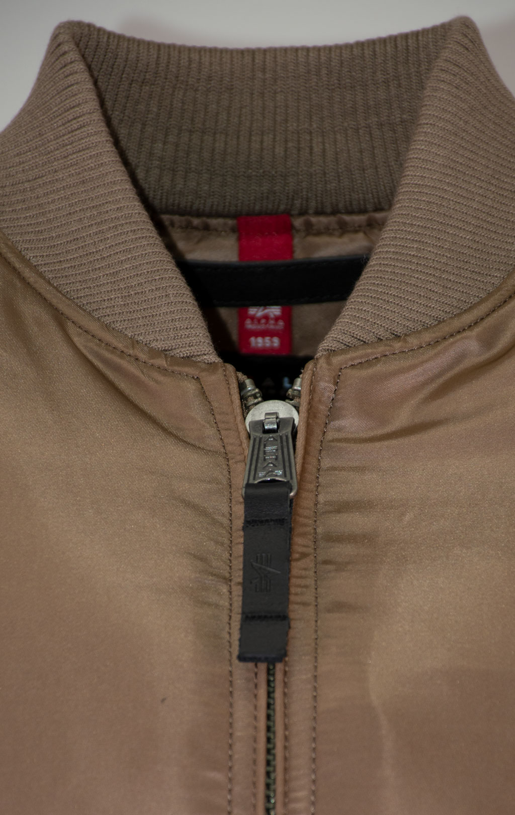 Бомбер ALPHA INDUSTRIES VF 59 LONG MA-1 taupe 