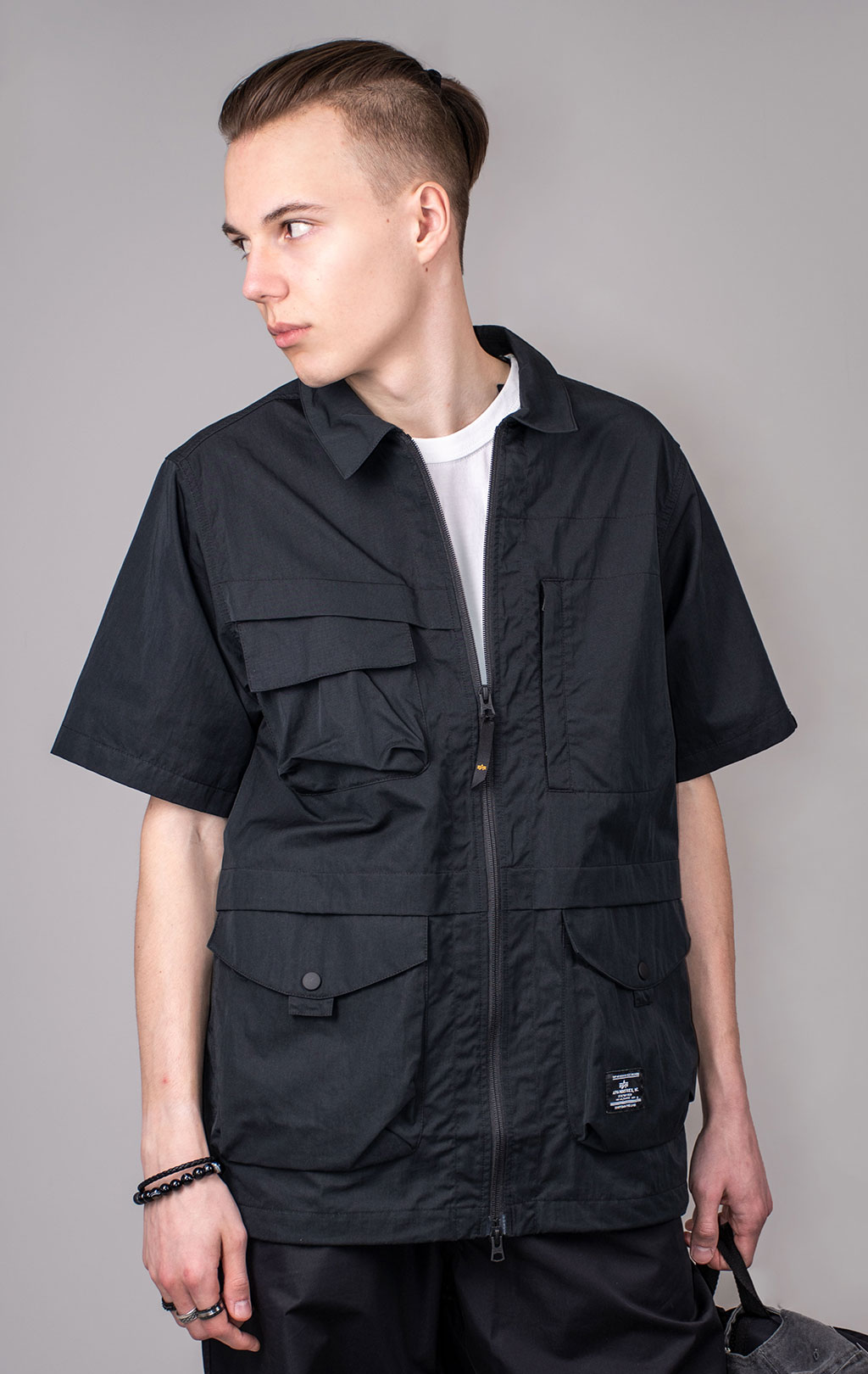 Ветровка-рубашка ALPHA INDUSTRIES SHORT SLEEVE MULTI POCKET ZIPPERED SHIRT JACKET SS 24 m black 