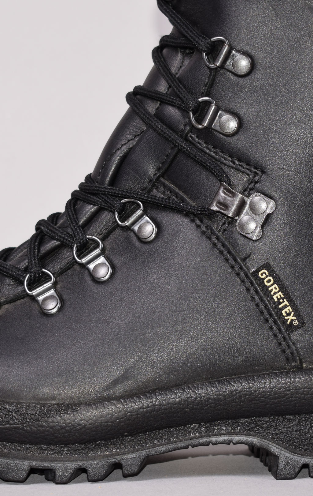 Женские ботинки-берцы армейские Gore-Tex black Англия