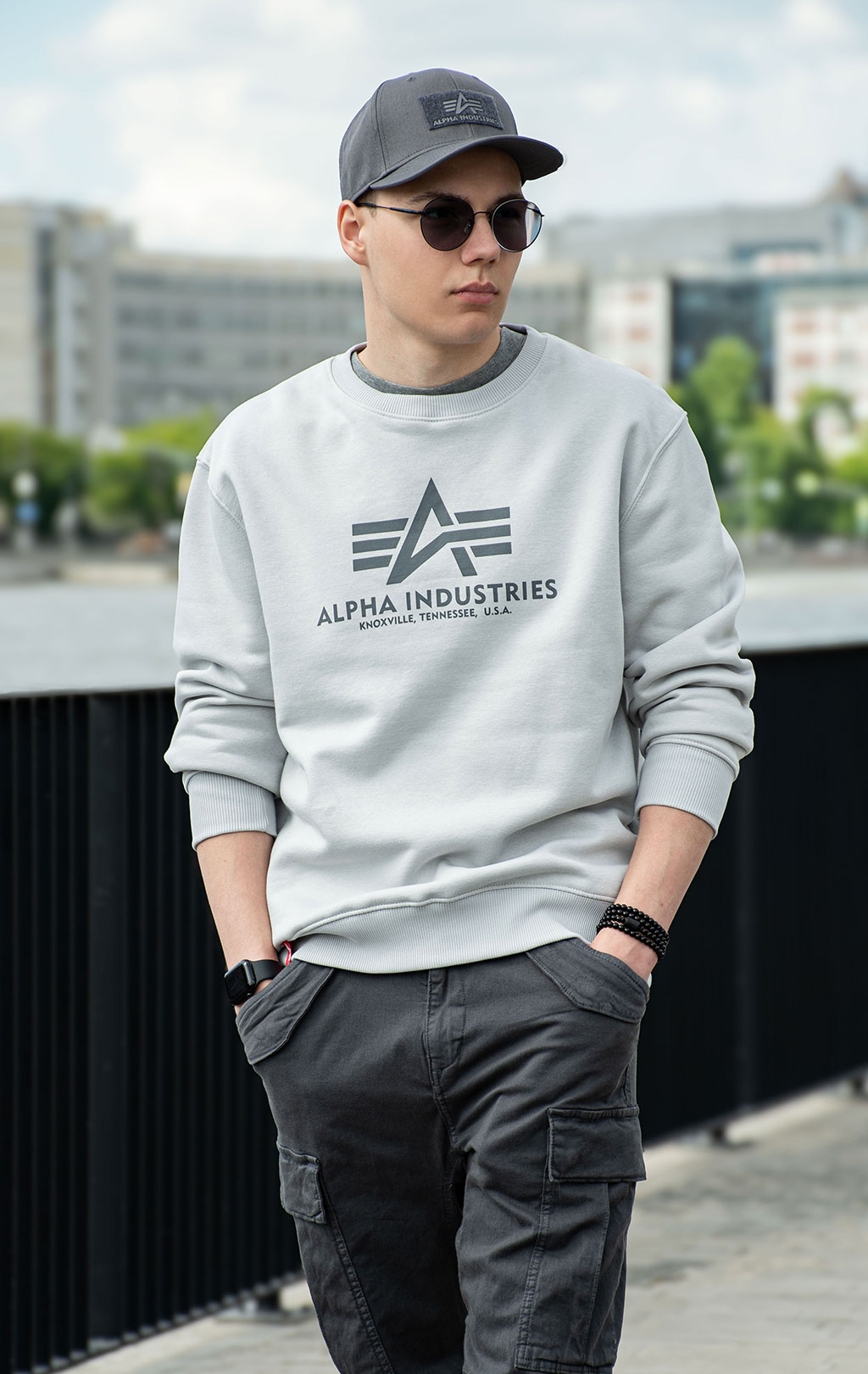 Свитшот ALPHA INDUSTRIES BASIC SWEATER pastel grey 