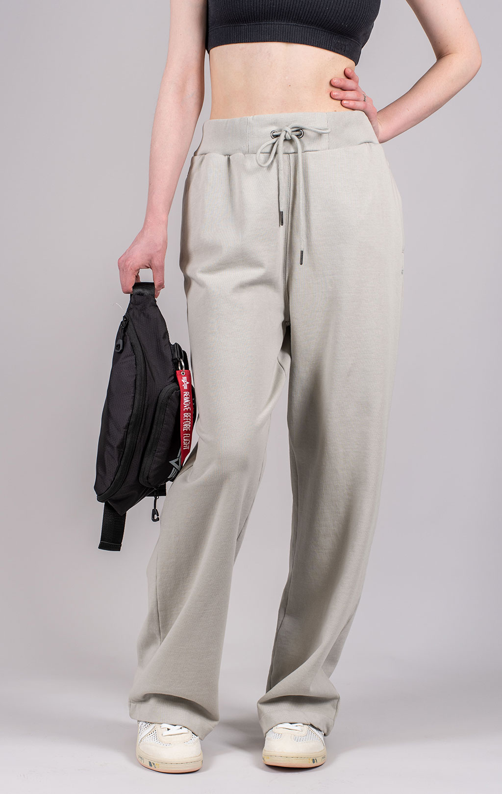 Брюки спортивные джоггеры ALPHA INDUSTRIES ESSENTIAL FRENCH TERRY SWEATPANTS SS 25 m light gray 