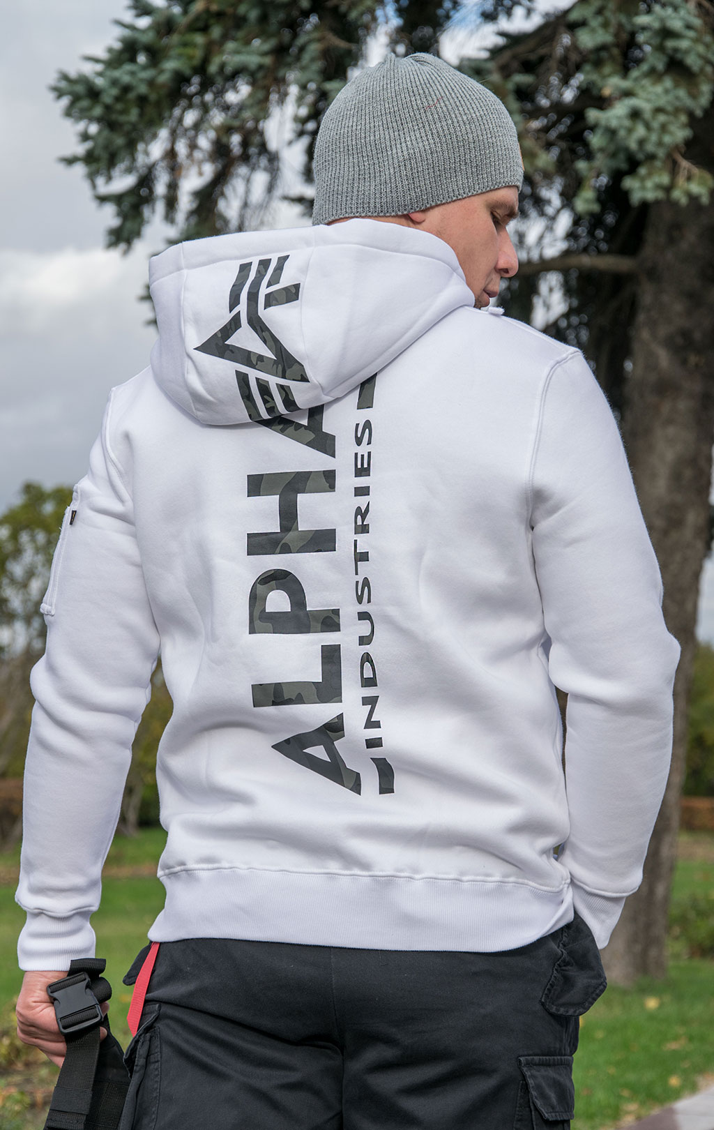 Толстовка ALPHA INDUSTRIES BACK PRINT HOODY CAMO PRINT white/black camo 