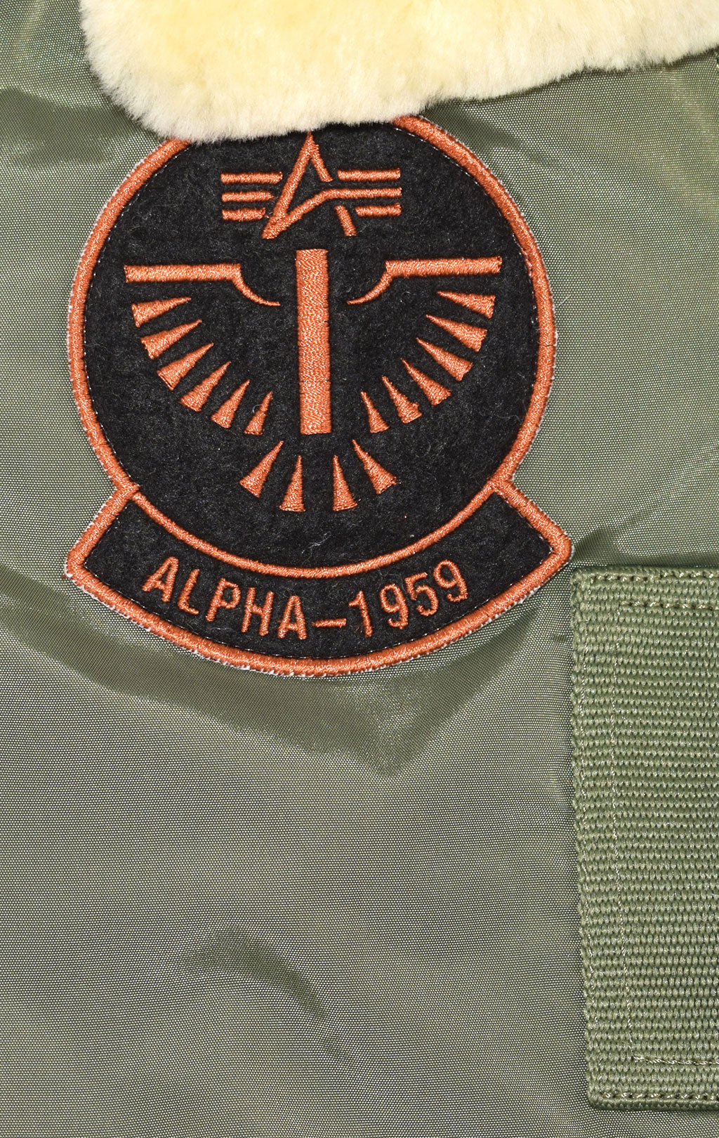 Женская куртка-пилот ALPHA INDUSTRIES INJECTOR-III PATCH sage green 