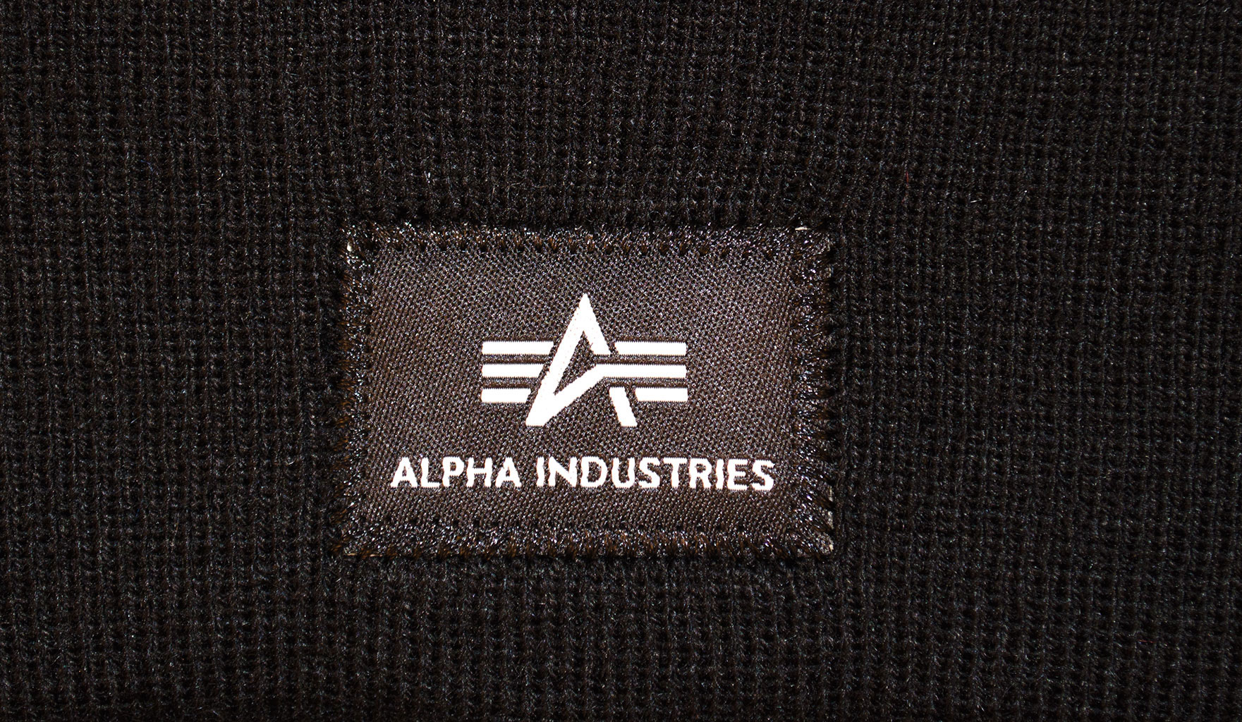 Шапка ALPHA INDUSTRIES X-FIT CAMO BEANIE black camo 