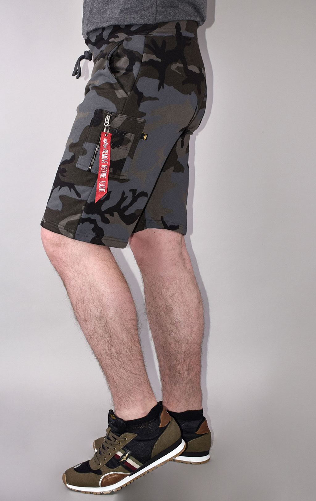 Шорты трикотажные ALPHA INDUSTRIES X-FIT CARGO SHORT black camo 