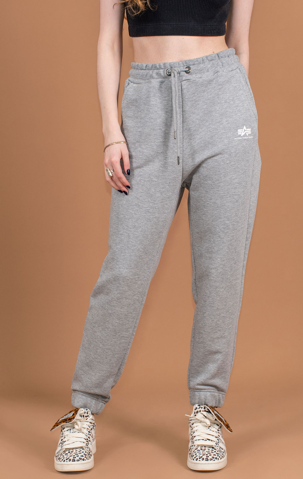 Женские брюки спортивные джоггеры ALPHA INDUSTRIES BASIC JOGGER SMALL LOGO grey heather/white 