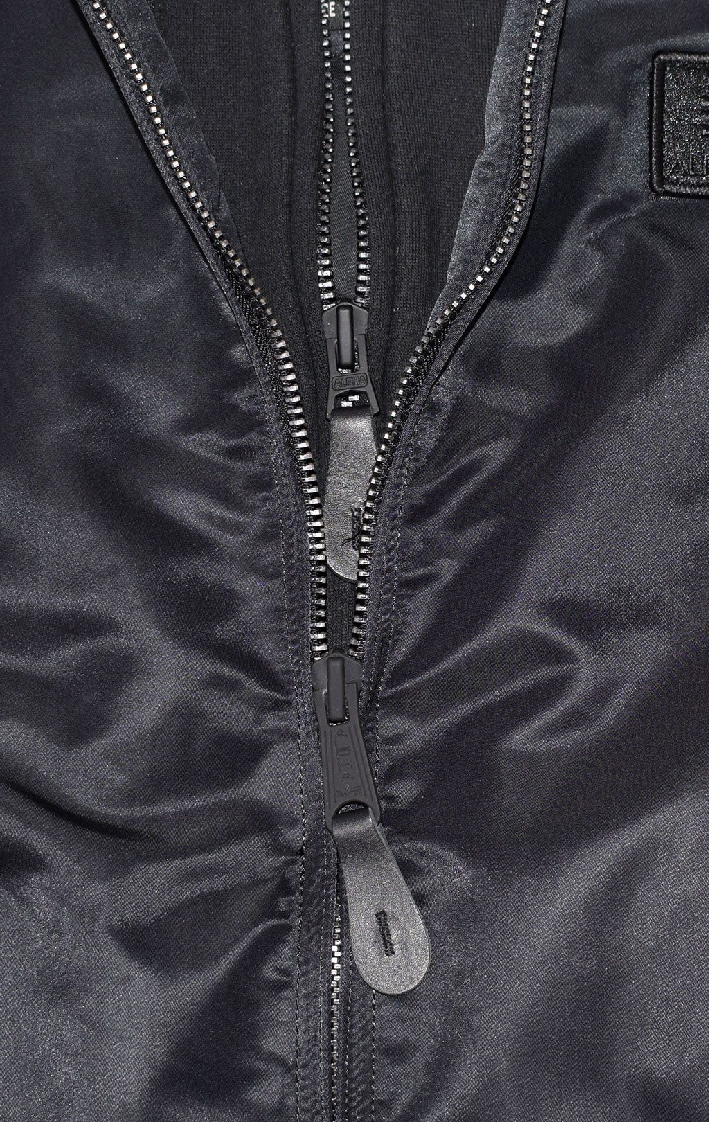 Куртка-бомбер лётная ALPHA INDUSTRIES D-Tec SE MA-1 black/reflective 