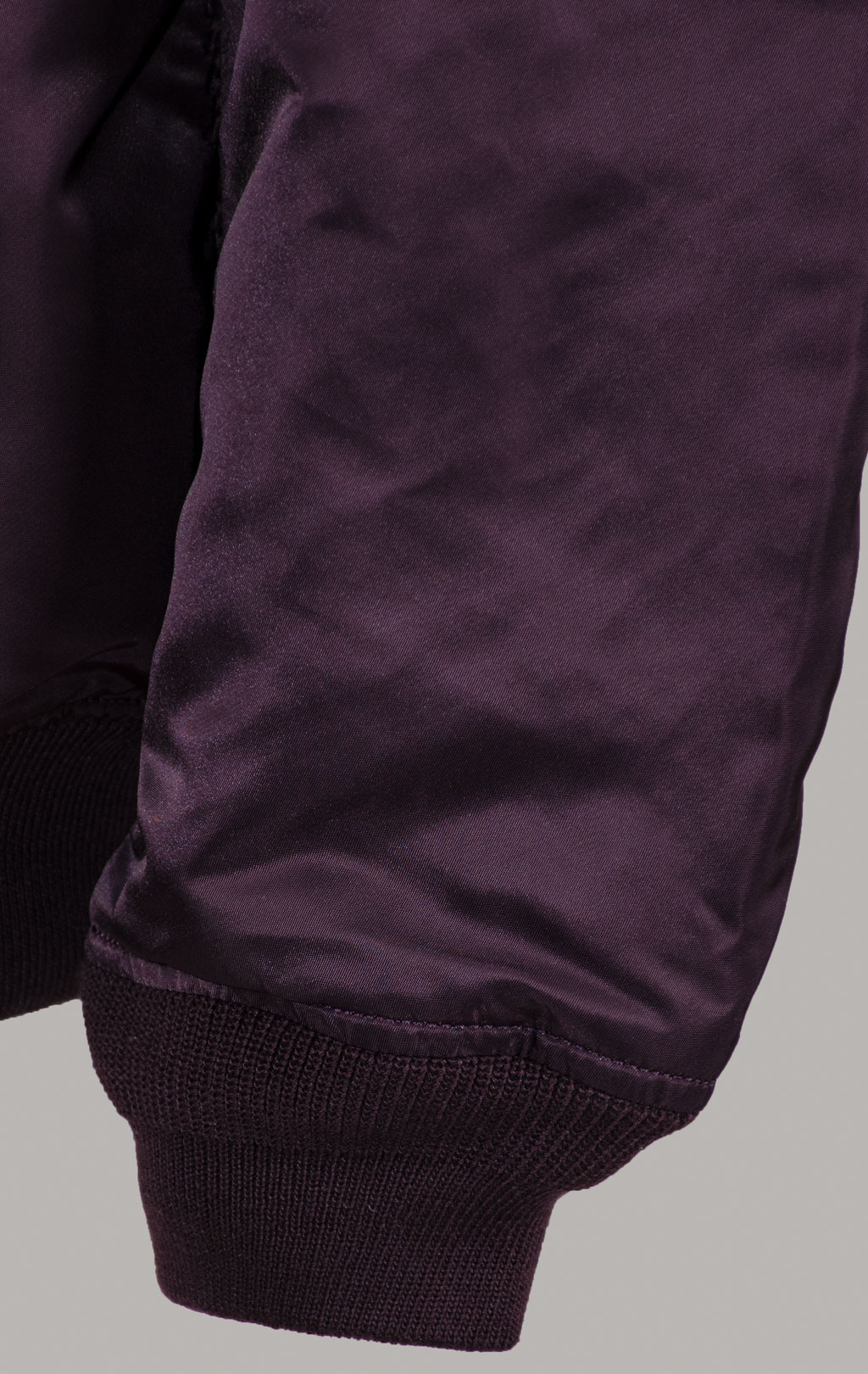 Женская куртка-бомбер лётная ALPHA INDUSTRIES CORE MA-1 plum 