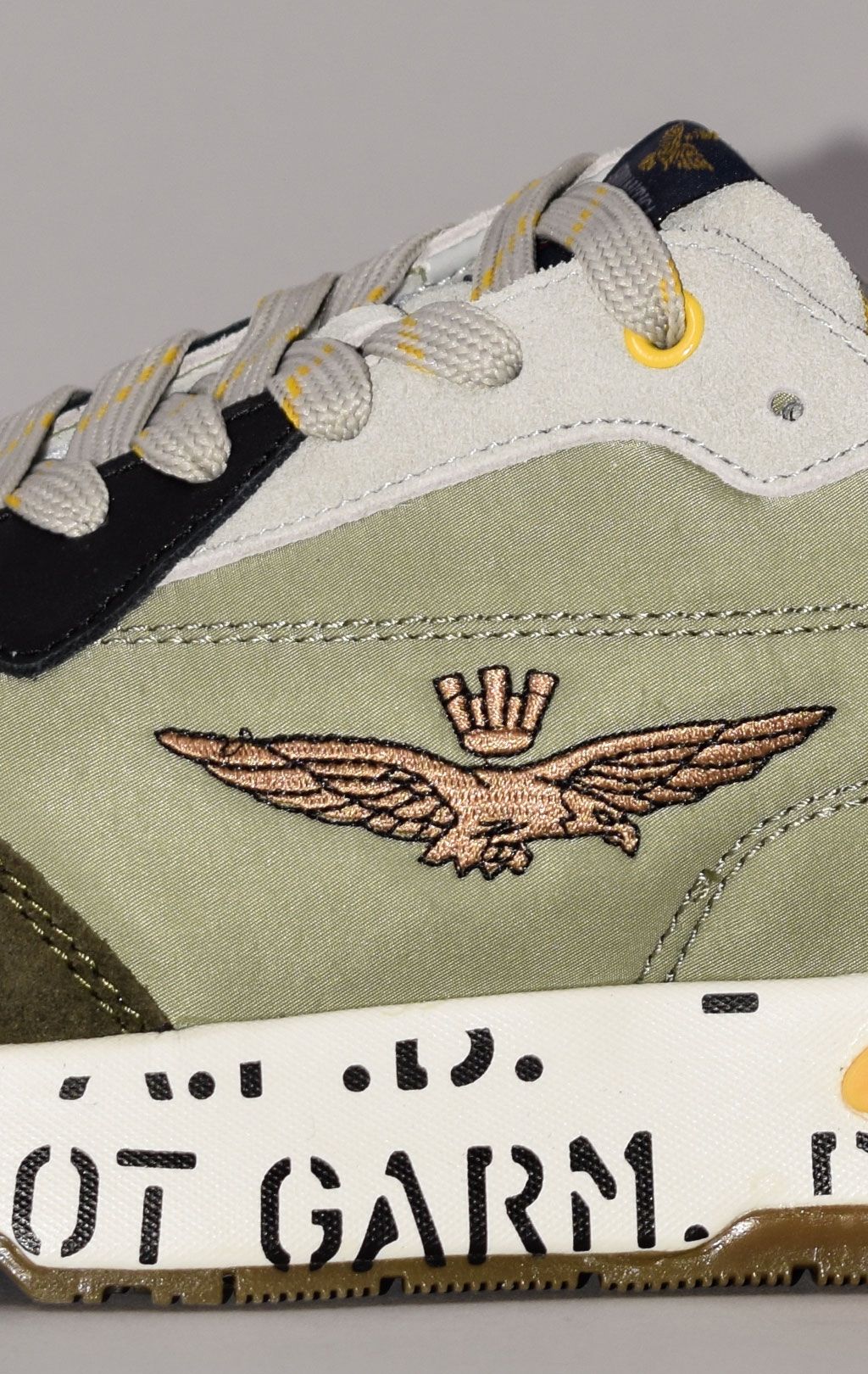 Кроссовки AERONAUTICA MILITARE SS 22 m/CN black/beige scuro/verde militare (SC 214) 