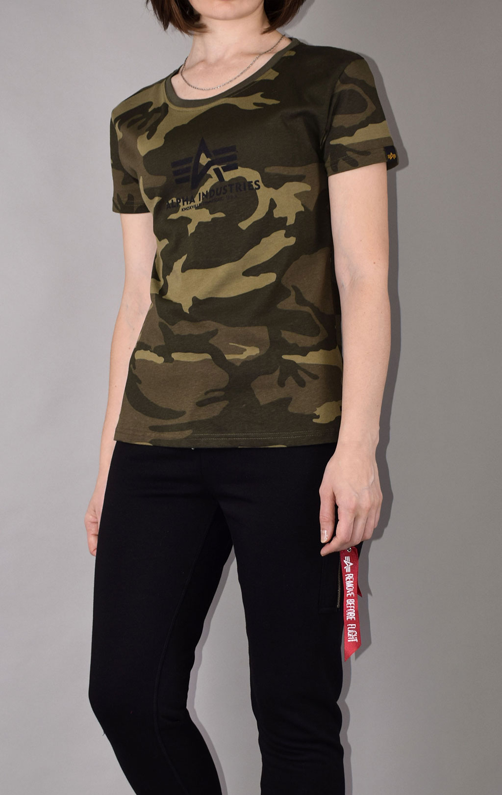 Женская футболка ALPHA INDUSTRIES NEW CAMO BASIC T olive camo 