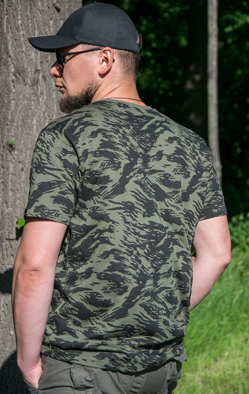 Футболка ALPHA INDUSTRIES BASIC T CAMO brushstroke green 