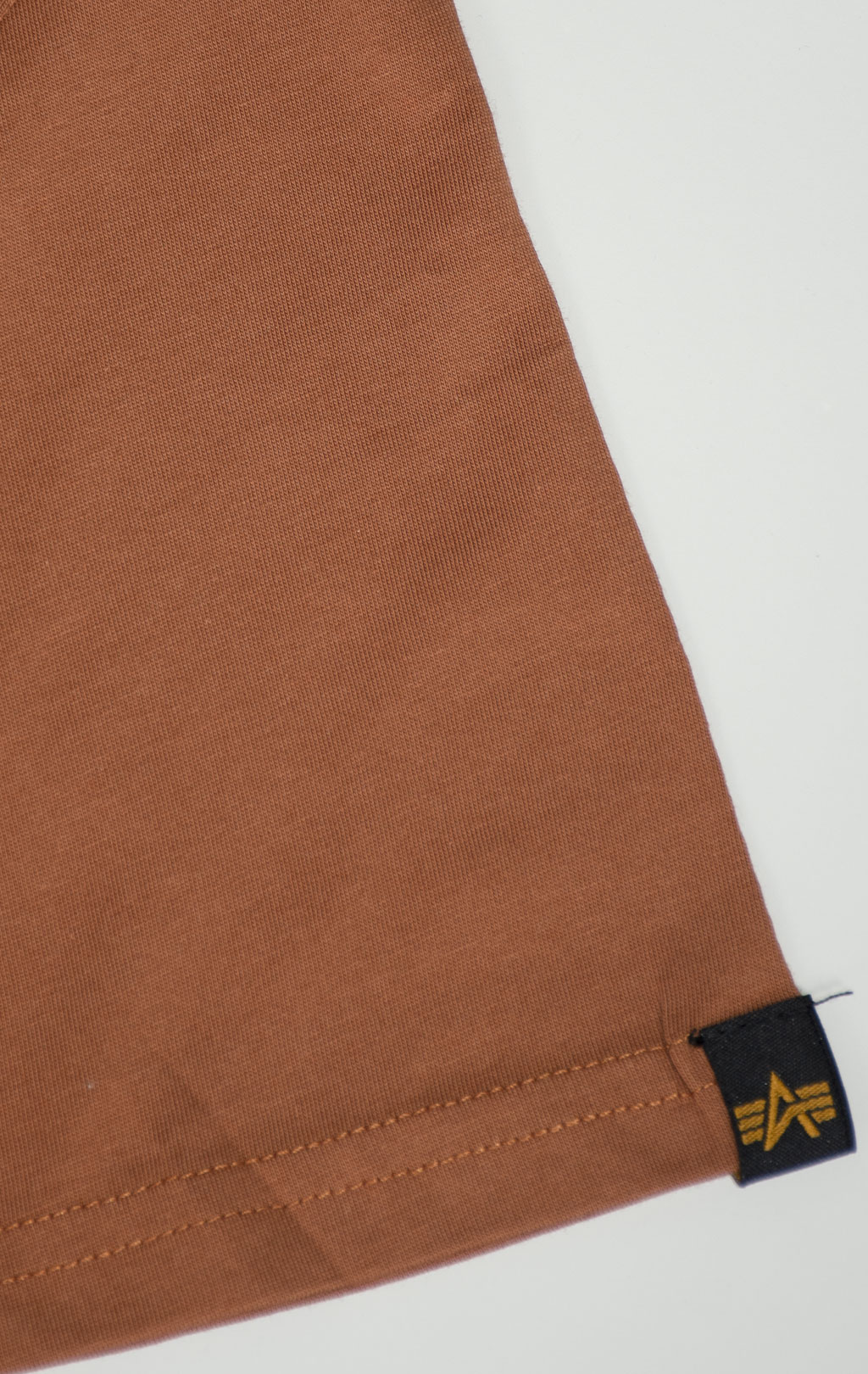 Футболка ALPHA INDUSTRIES BASIC T hazel brown 