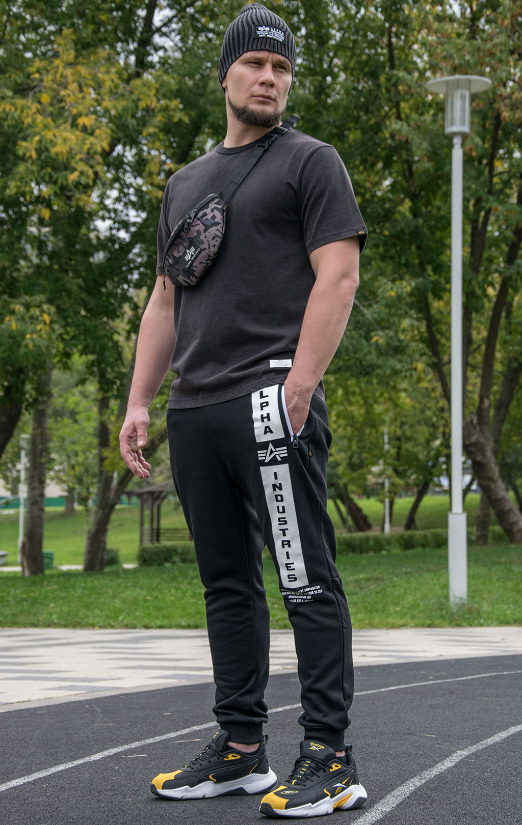 Брюки спортивные джоггеры ALPHA INDUSTRIES DEFENCE JOGGER black 