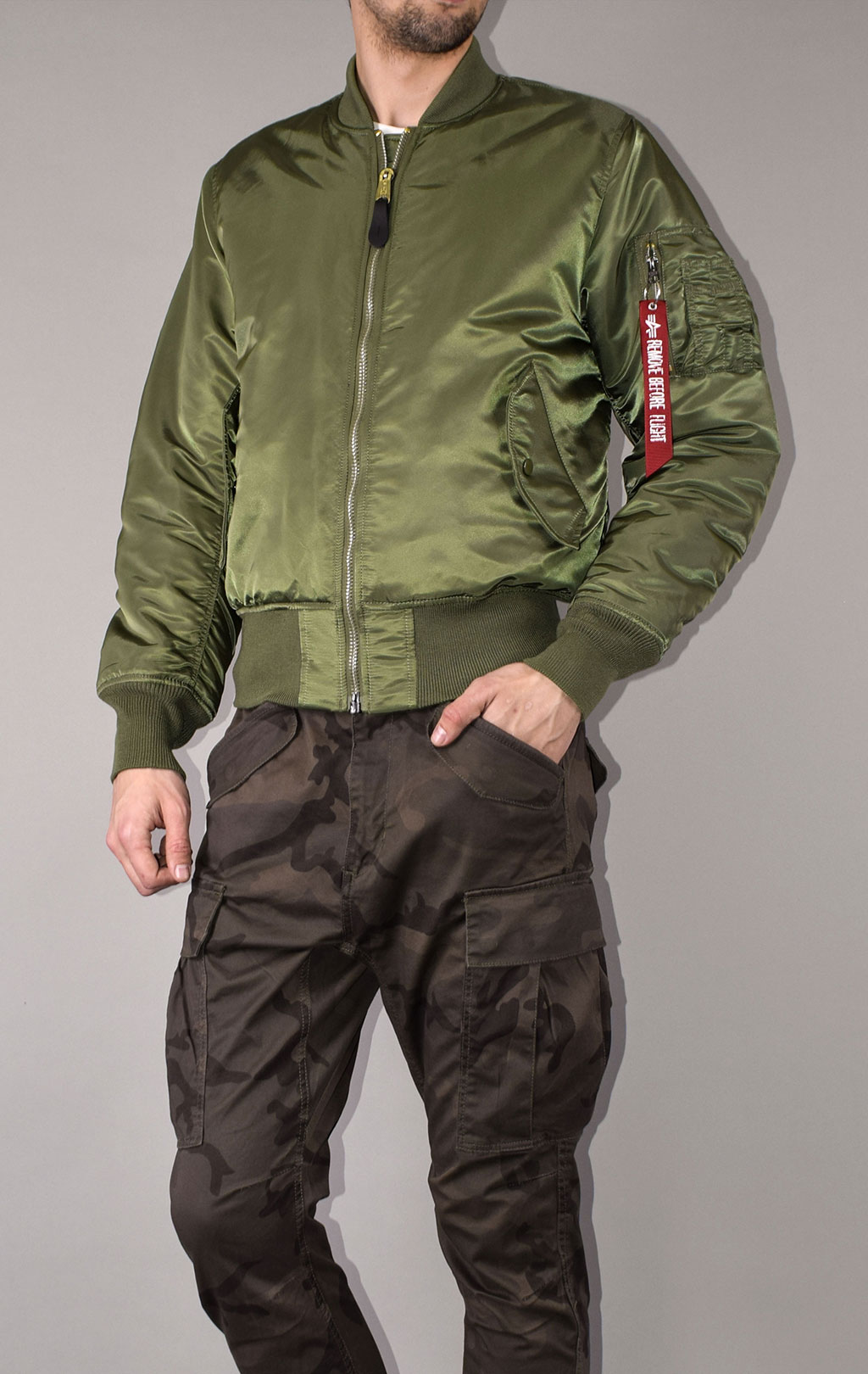 Бомбер ALPHA INDUSTRIES MA-1 sage green 