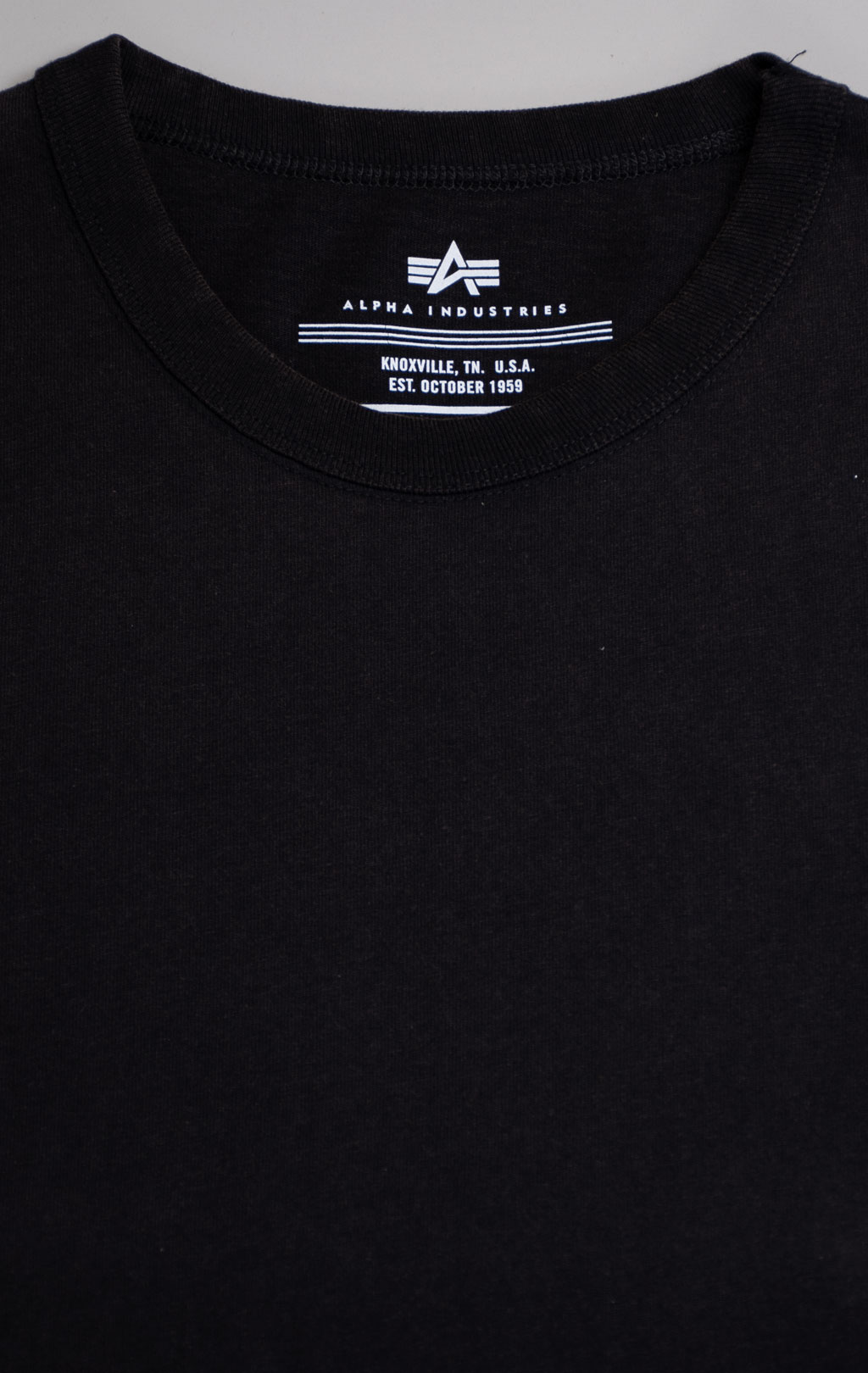 Футболка ALPHA INDUSTRIES ESSENTIAL WASHED TEE плотная FW 21/22 black 