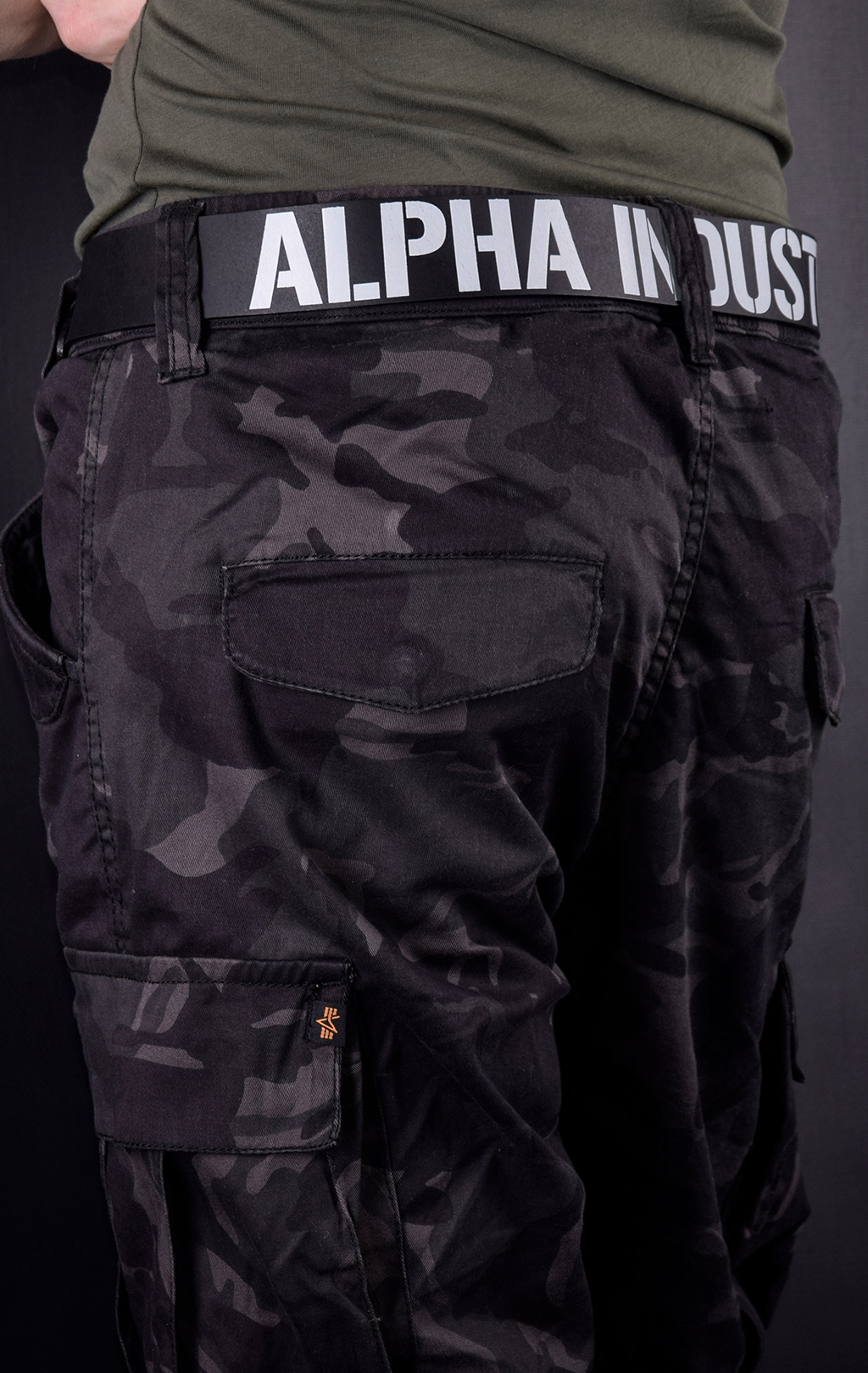 Брюки-карго ALPHA INDUSTRIES AIRMAN black camo 