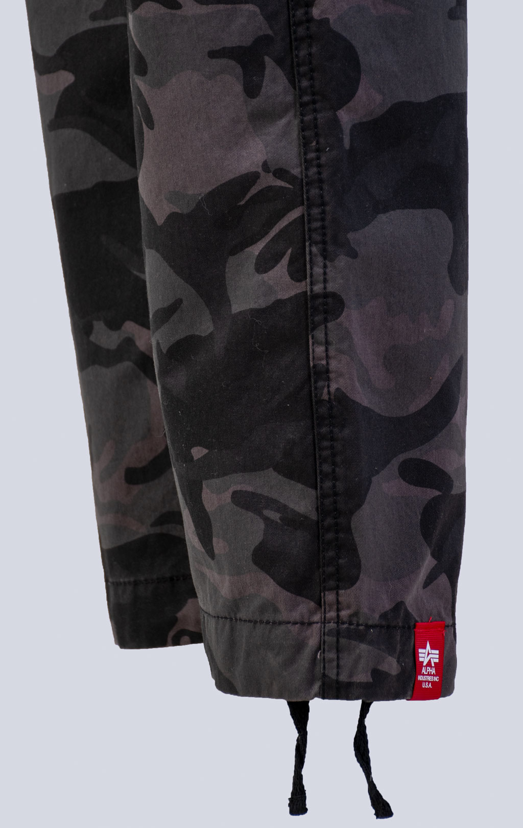Брюки-карго ALPHA INDUSTRIES JET PANT black camo (#101212) 