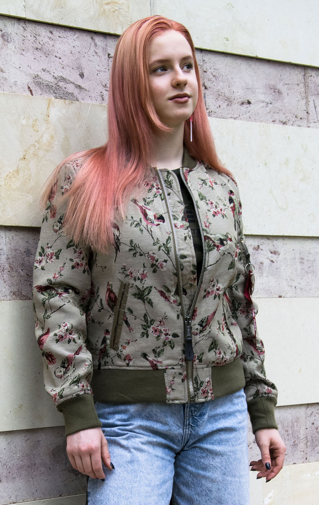 Женская ветровка-бомбер ALPHA INDUSTRIES JACQUARD L-2B floral jacquard 