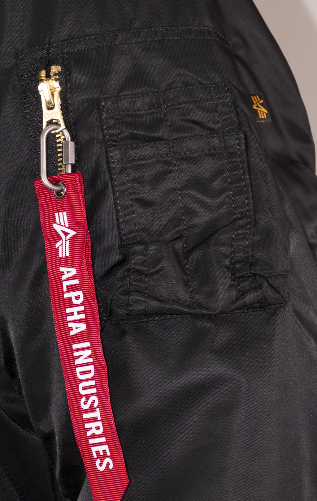Бомбер ALPHA INDUSTRIES MA-1 original fit SS 26 black 