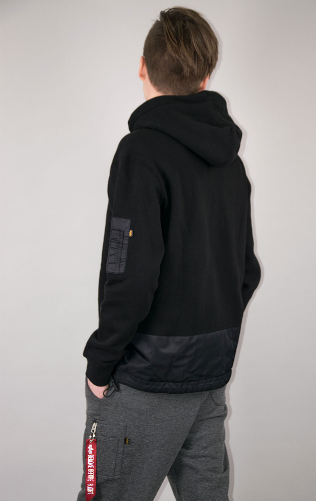 Толстовка ALPHA INDUSTRIES NYLON UTILITY HOODIE FW 21/22 black 