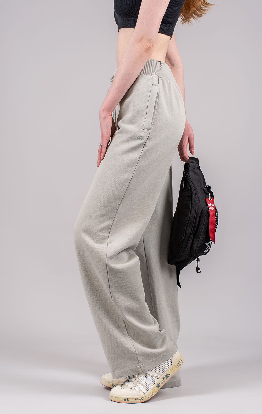Брюки спортивные джоггеры ALPHA INDUSTRIES ESSENTIAL FRENCH TERRY SWEATPANTS SS 25 m light gray 