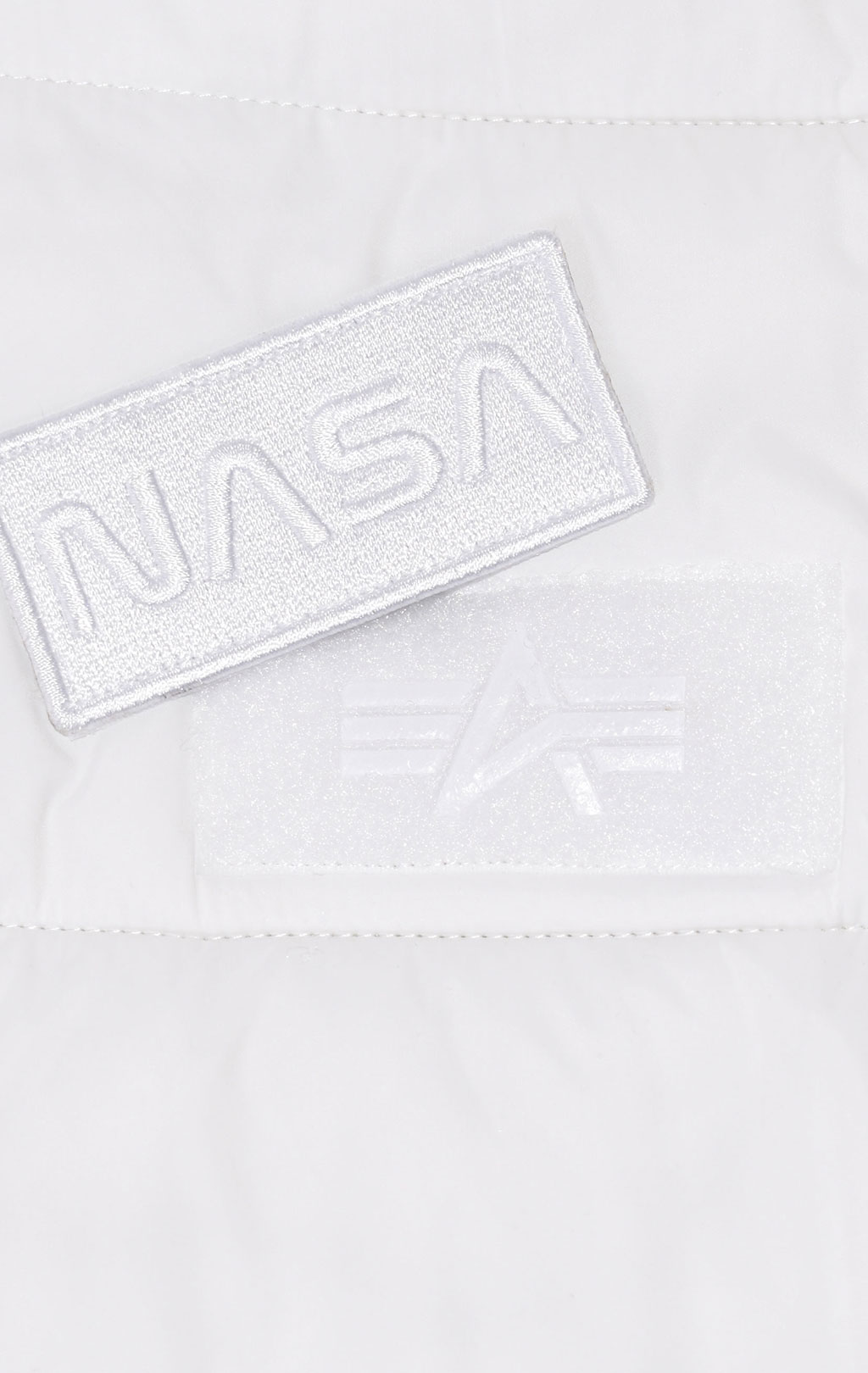 Куртка ALPHA INDUSTRIES HOODED PUFFER FD NASA white 