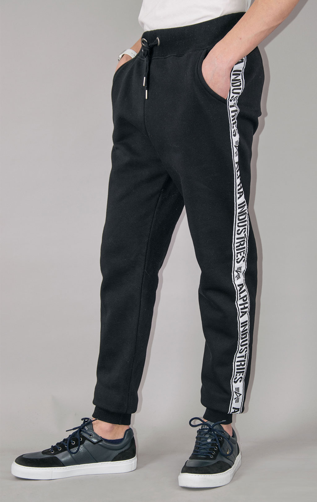 Брюки спортивные джоггеры ALPHA INDUSTRIES AL TAPE JOGGER black 