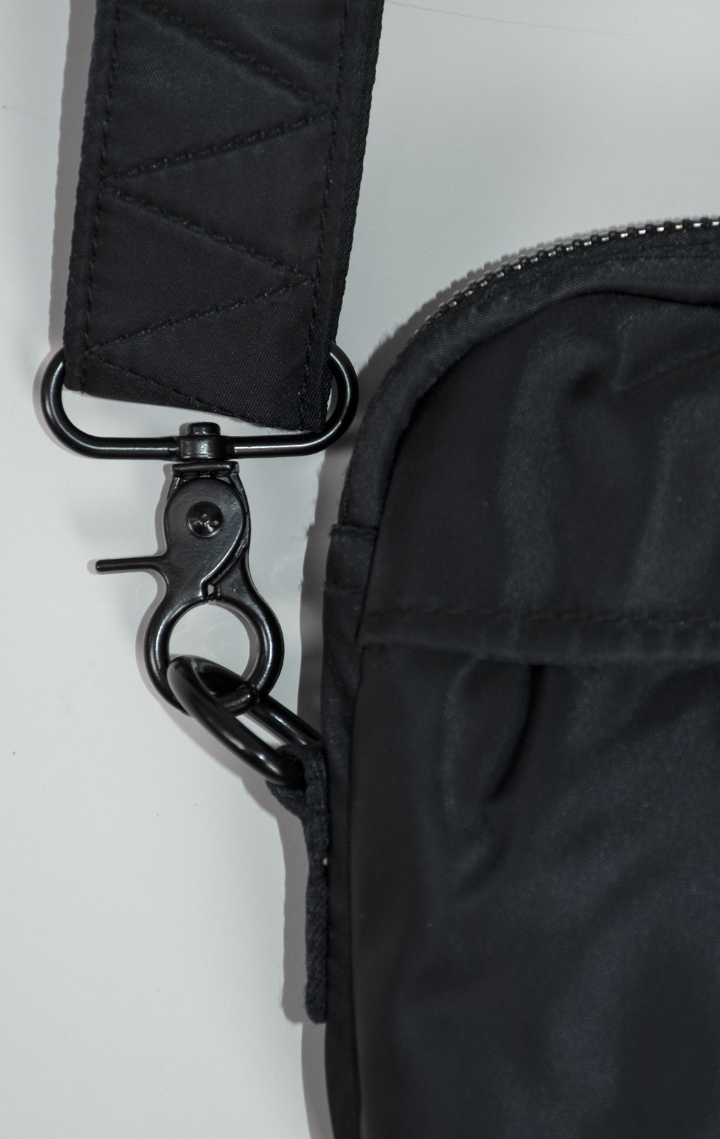 Сумка поясная ALPHA INDUSTRIES NYLON MESSENGER BAG FW 25/26 black 