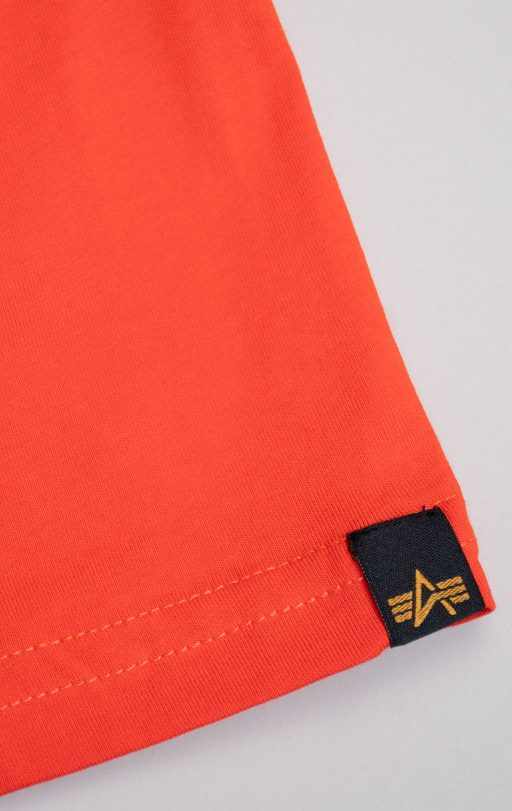 Футболка ALPHA INDUSTRIES BASIC T atomic red 