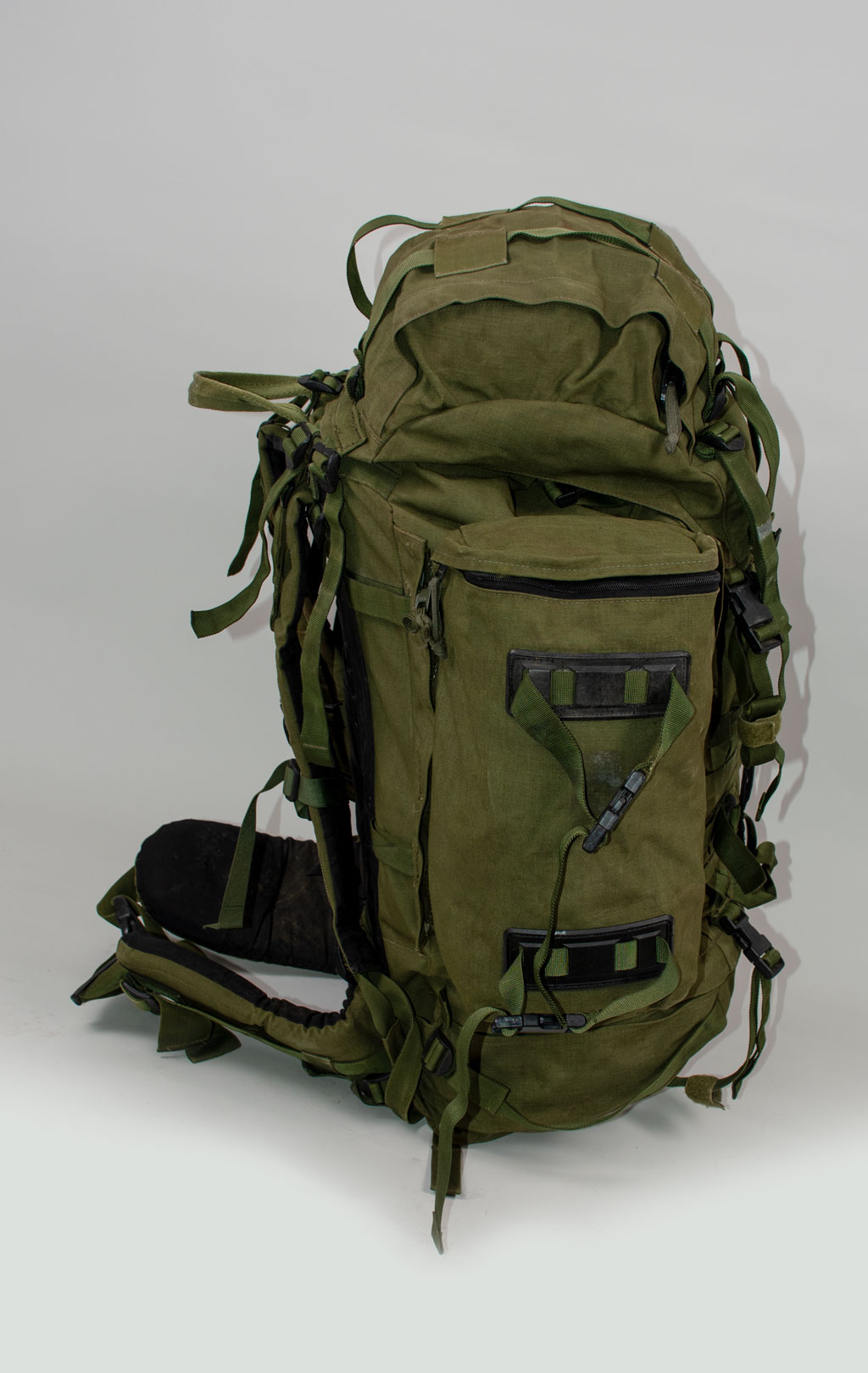 Рюкзак боевой LOWE 115 MOLLE с боковыми подсумками olive б/у 