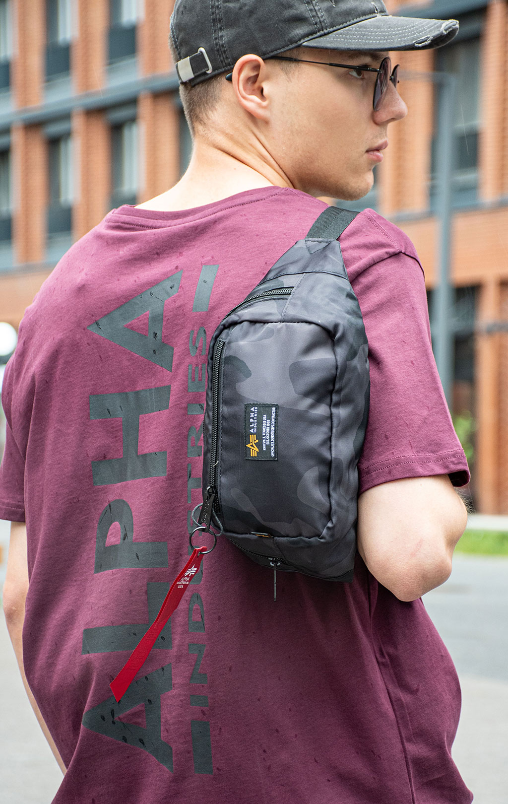 Сумка поясная ALPHA INDUSTRIES CREW WAIST BAG CAMO black camo 