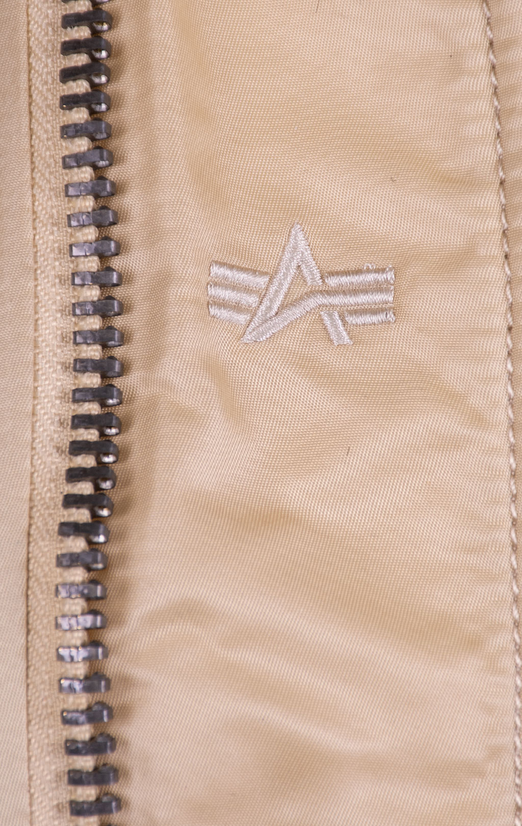 Женская аляска ALPHA INDUSTRIES VF 59 N-3B натур. мех caramel 