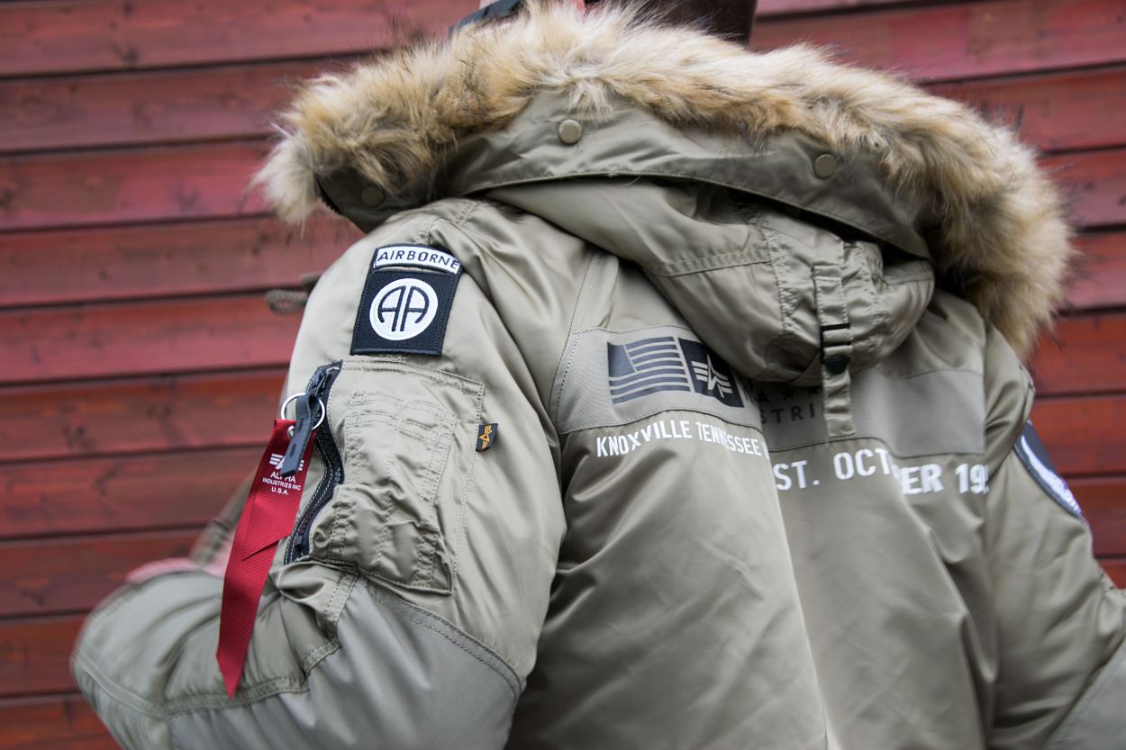 Аляска ALPHA INDUSTRIES AIRBORNE N-3B капюшон