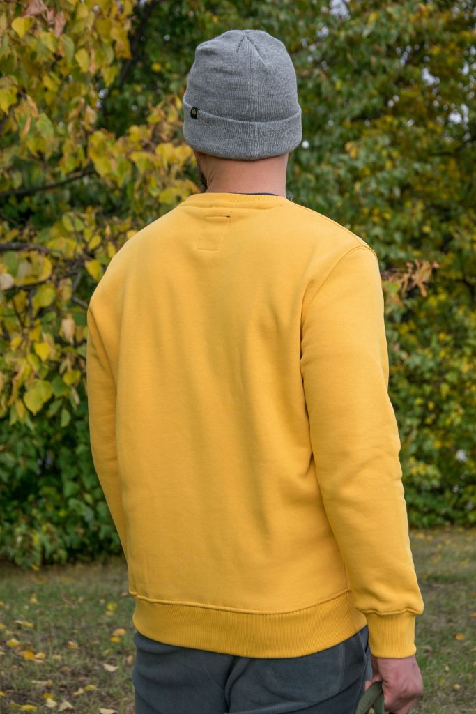 Свитшот-ALPHA-INDUSTRIES-BASIC-SWEATER-solar-yellow-3.jpg