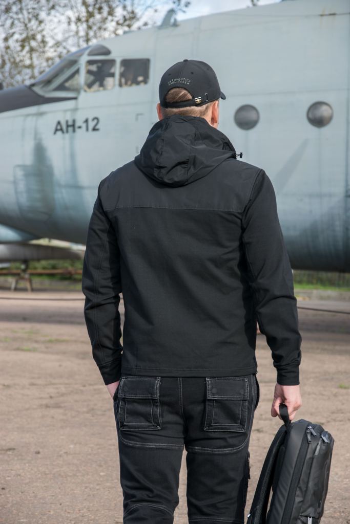 Чёрная мужская куртка Aeronautica Militare
