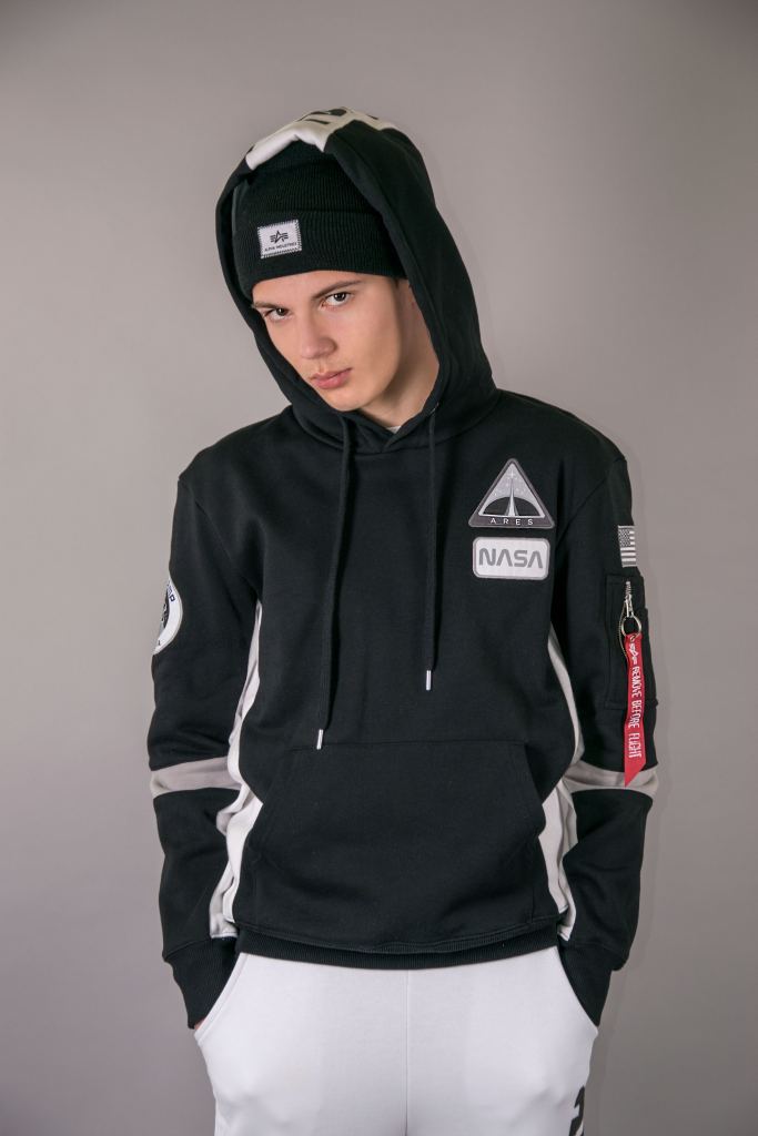 Толстовка ALPHA INDUSTRIES NASA SPACE CAMP HOODY черная