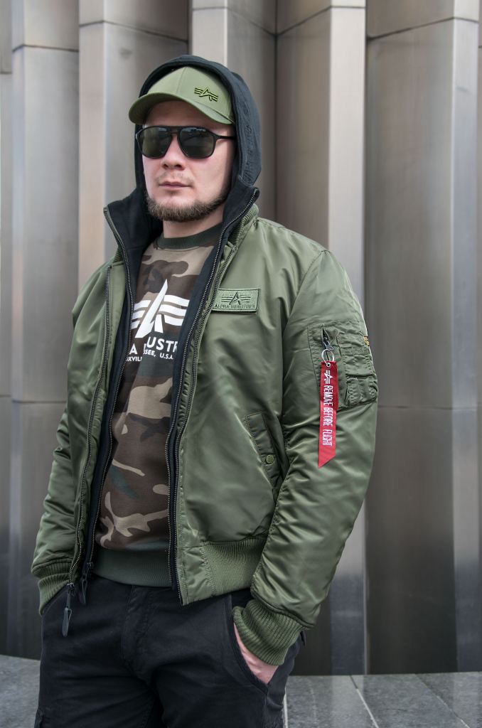 Съёмный чёрный трикотажный капюшон мужского бомбера ALPHA INDUSTRIES D Tec MA 1