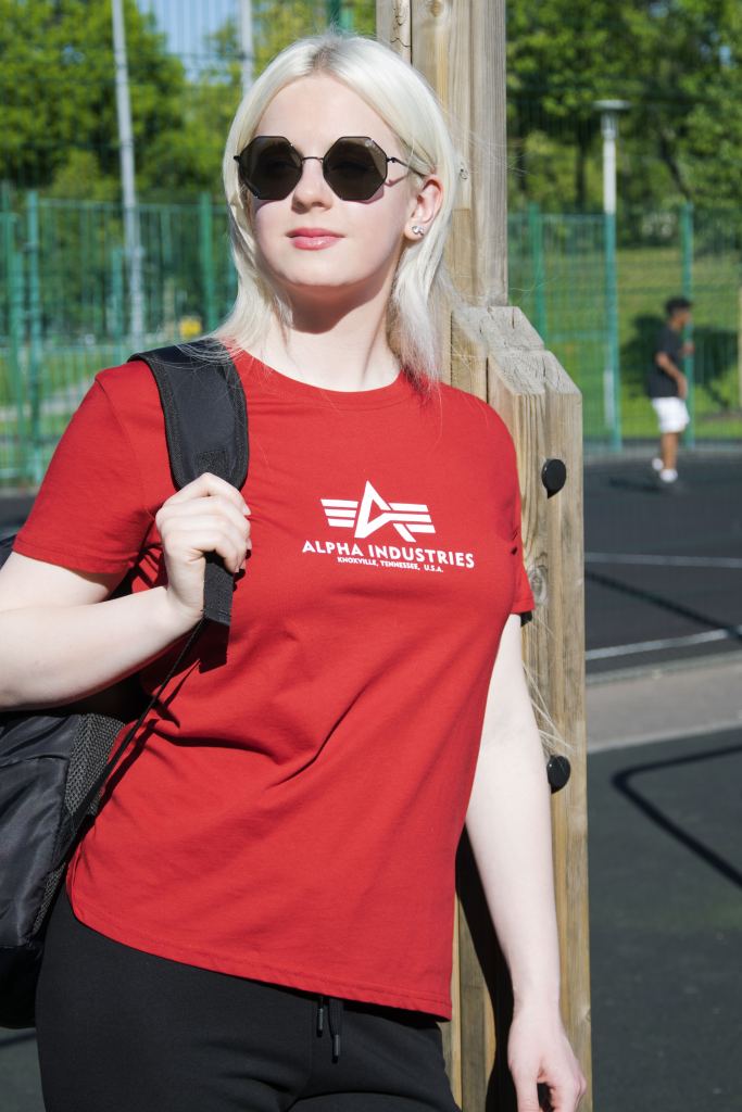 Женская футболка ALPHA INDUSTRIES NEW BASIC T speed red 1 (3).jpg