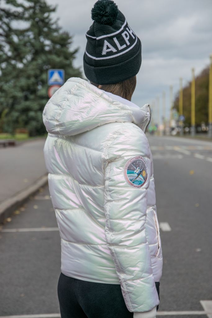 Женская куртка-дутик ALPHA INDUSTRIES HOODED PUFFER NASA white
